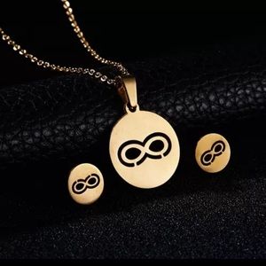 NWT Woman Fashion Earrings and Necklace